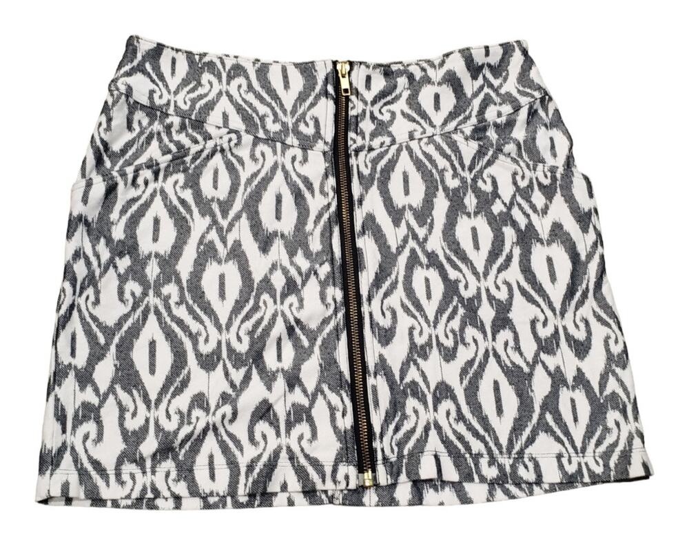 Black & White Unique Design Front Zip Up Mini Skirt w. Pockets | Size Medium